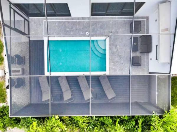 3015 Karen Dr, Naples, Florida 34112, image 2