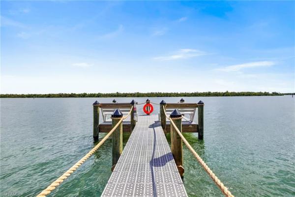 Gulf Island Manor, 167 Mandalay Rd, Fort Myers Beach, Florida 33931, image 1