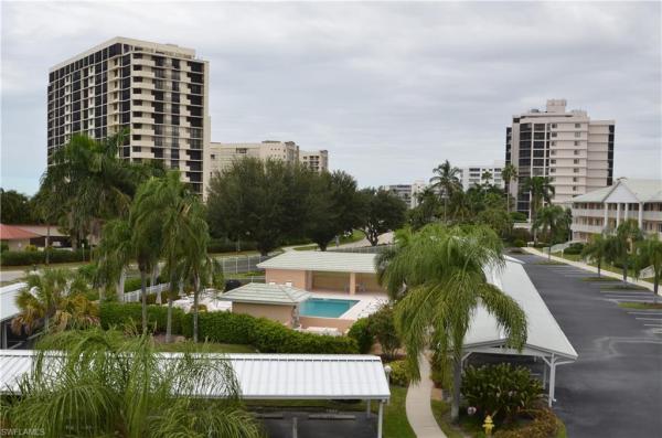 10682 Gulfshore Dr #304 C, Naples, Florida 34108, image 2