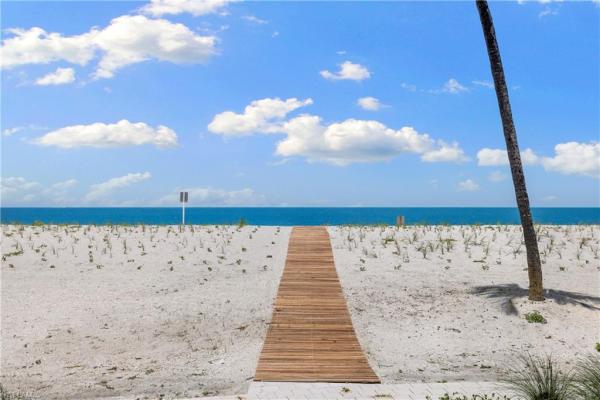 104 Kaula Ln, Naples, Florida 34134, image 1