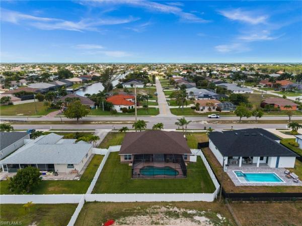 Cape Coral Residential, 3917 Agualinda Blvd, Cape Coral, Florida 33914, image 2