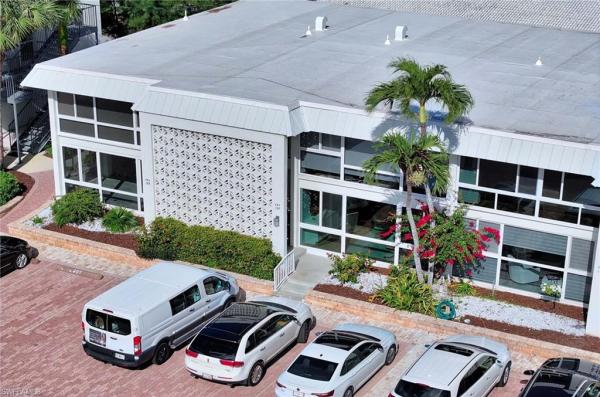 2100 N Gulf Shore Blvd #107, Naples, Florida 34102, image 1