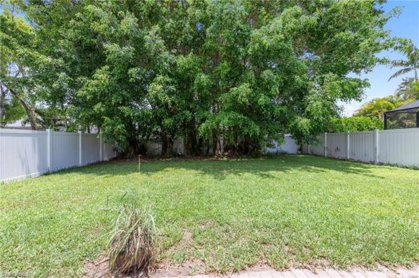 Laurel Lakes, 8364 Laurel Lakes Blvd, Naples, Florida 34119, image 3