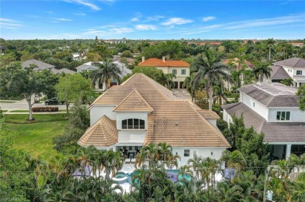 Hemingway Place, 1427 Hemingway Pl, Naples, Florida 34103, image 1