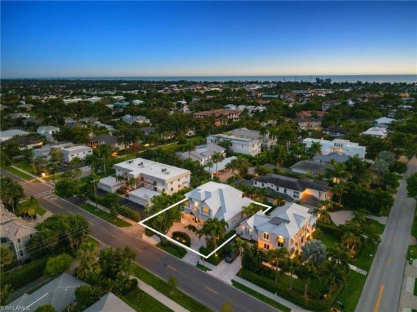 Olde Naples, 950 S 8th St, Naples, Florida 34102, image 1