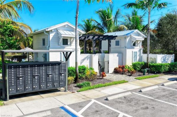 Hamilton Place, 13045 Pembroke Dr, Naples, Florida 34105, image 2