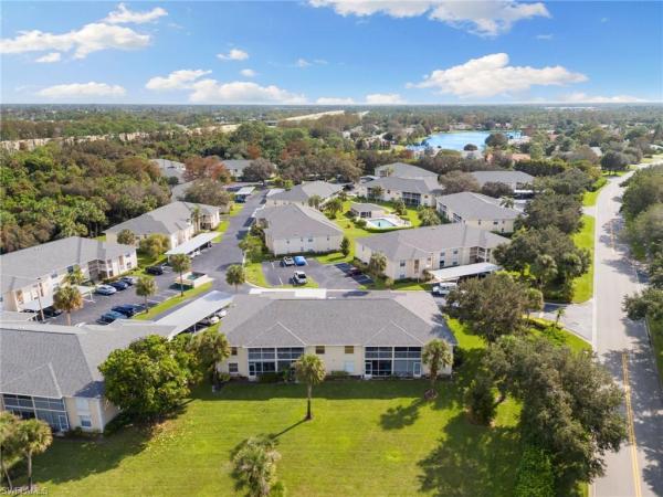 685 Squire Cir #204, Naples, Florida 34104, image 3