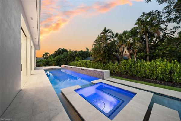 Park Shore, 623 Park Shore Dr, Naples, Florida 34103, image 2