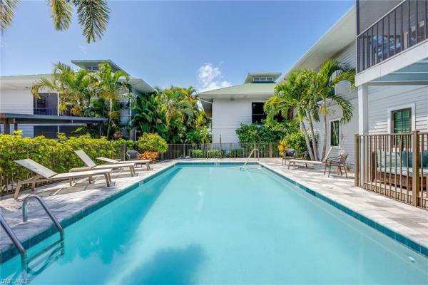 Olde Westlake Villas At Olde Naples, 392 S 7th Ave #4, Naples, Florida 34102, image 2