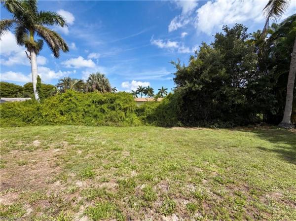 Sunset Cove, 5644 W Eichen Cir, Fort Myers, Florida 33919, image 2