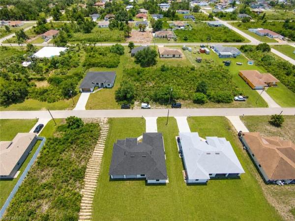 Lehigh Acres, 2710 58th St W, Lehigh Acres, Florida 33971, image 1