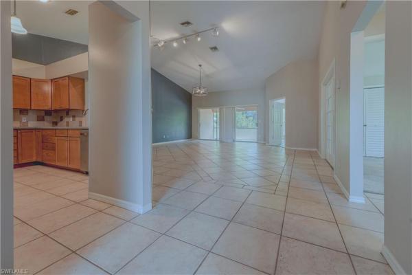 Tanglewood, 430 Saint Andrews Blvd #6, Naples, Florida 34113, image 3