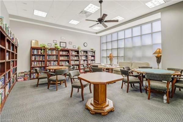 29 E High Point Cir #403, Naples, Florida 34103, image 3