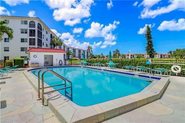 29 E High Point Cir #403, Naples, Florida 34103, image 2