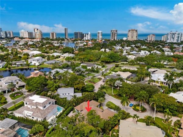 Park Shore, 541 Whispering Pine Ct, Naples, Florida 34103, image 3