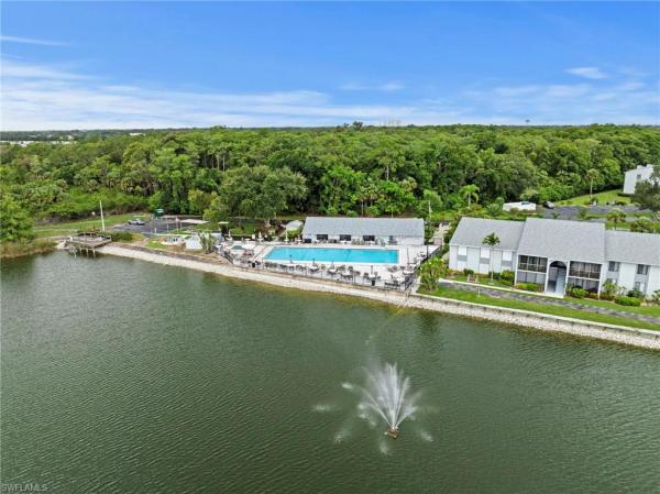 Pine Ridge Of Fort Myers Village, 9970 Sailview Ct #20, Fort Myers, Florida 33905, image 2