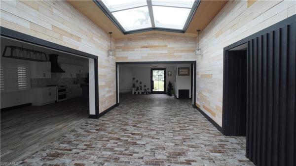Sunset Cove, 544 Bayside Dr, Fort Myers, Florida 33919, image 2