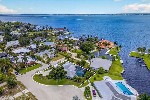 Riviera Terrace, 8390 Riviera Ave, Fort Myers, Florida 33919, image 3