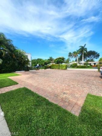 2000 Alamanda Dr #206, Naples, Florida 34102, image 2