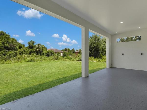 Lehigh Acres, 611 Lincoln Ave, Lehigh Acres, Florida 33972, image 2