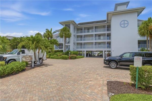 919 Huron Ct #301, Naples, Florida 34145, image 2