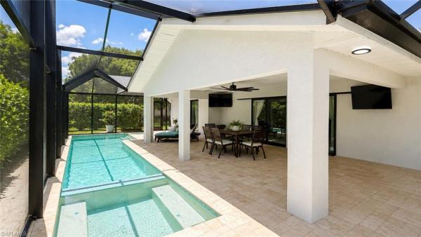 Victoria Park, 1089 Nottingham Dr, Naples, Florida 34109, image 2