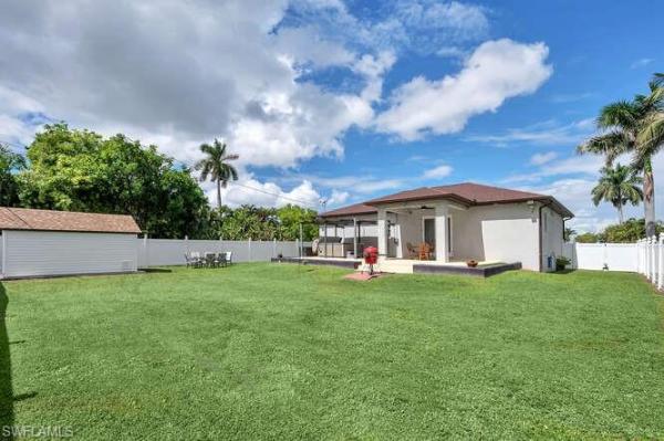 Naples No HOA, 3196 Connecticut Ave, Naples, Florida 34112, image 2