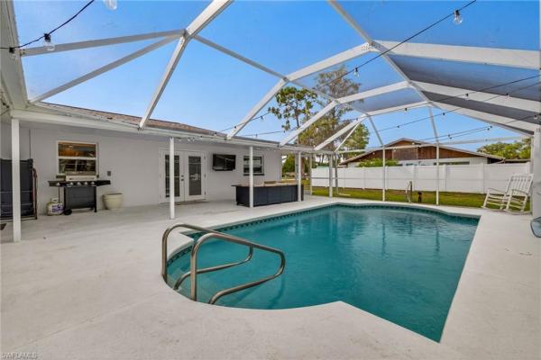 Fort Myers Villas, 2333 Dover Ave, Fort Myers, Florida 33907, image 2