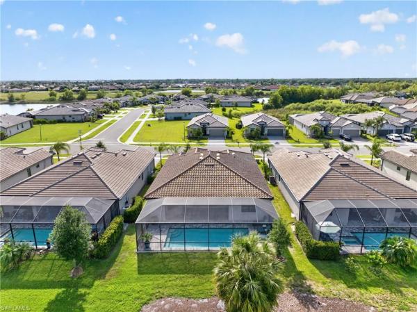 Valencia Country Club, 1388 Birdie Dr, Naples, Florida 34120, image 2