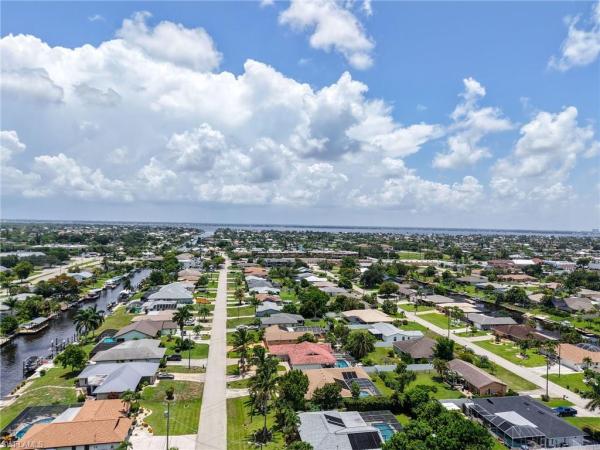 Cape Coral, 1433 28th Ter, Cape Coral, Florida 33904, image 2