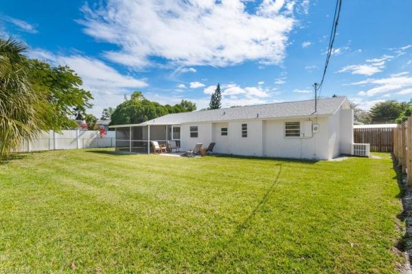 Naples Twin Lakes, 1207 Hernando St, Naples, Florida 34103, image 3