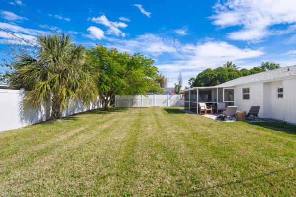 Naples Twin Lakes, 1207 Hernando St, Naples, Florida 34103, image 2