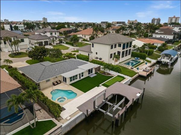 Conners At Vanderbilt Beach, 373 Egret Ave, Naples, Florida 34108, image 2