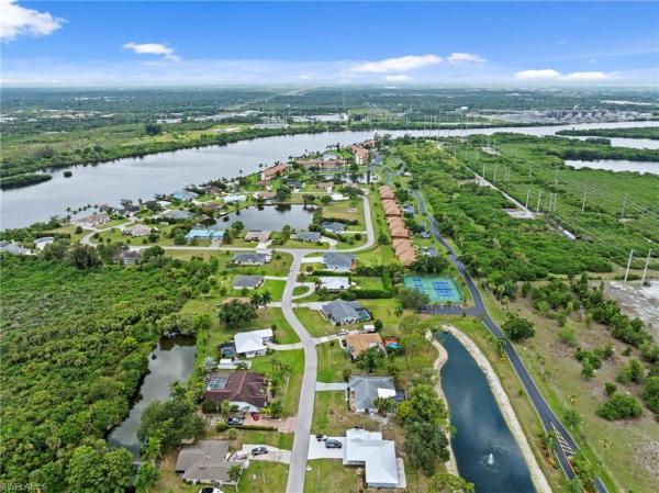 Kings Bay Estates, 17209 Castleview Dr, North Fort Myers, Florida 33917, image 2