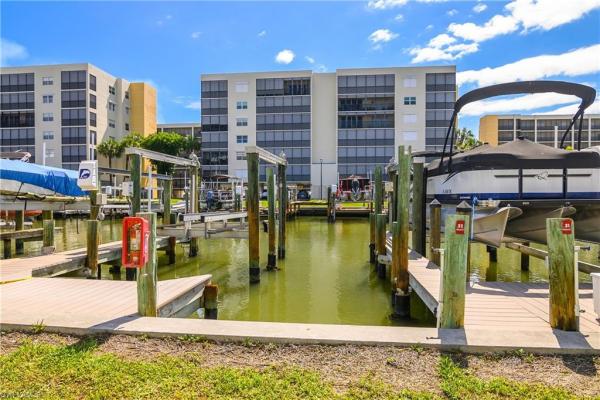 Royal Pelican Townhouse At Bay Beach, 4531 Bay Beach Ln #134, Fort Myers Beach, Florida 33931, image 3