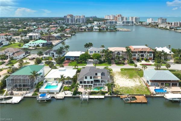 Conners At Vanderbilt Beach, 319 Lagoon Ave, Naples, Florida 34108, image 3