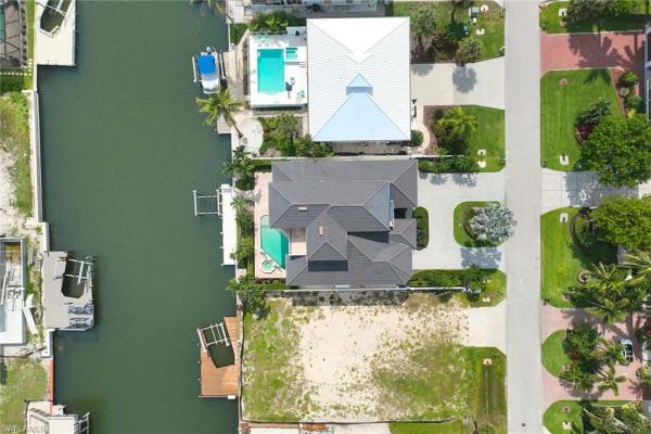 Conners At Vanderbilt Beach, 319 Lagoon Ave, Naples, Florida 34108, image 2