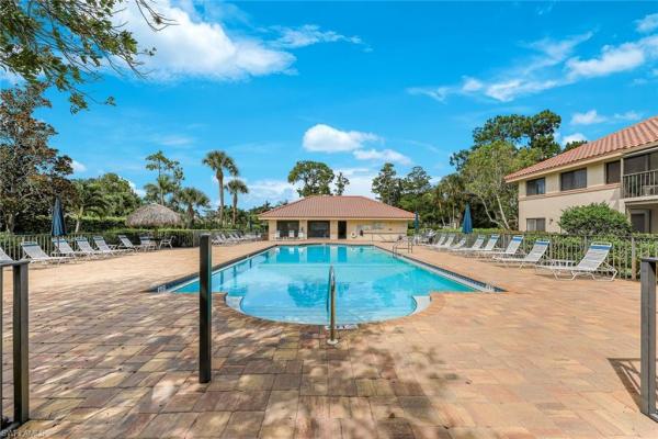142 Bennington Dr #8, Naples, Florida 34104, image 3