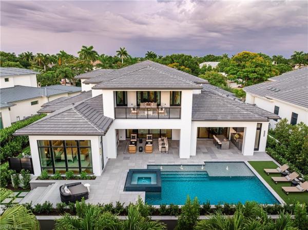 The Moorings, 3235 Regatta Rd, Naples, Florida 34103, image 2