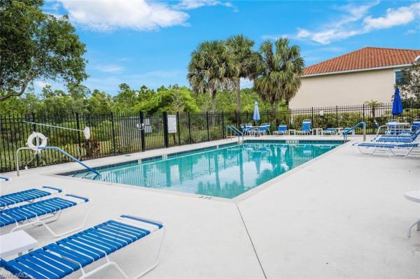 193 Robin Hood Cir #203, Naples, Florida 34104, image 3