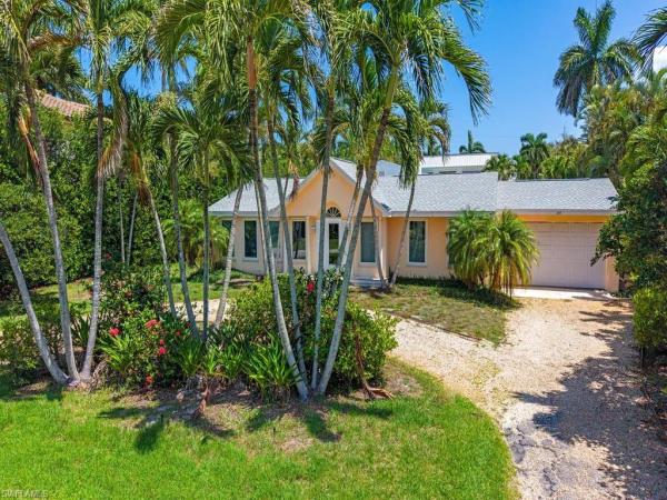 Olde Naples, 239 S 1st Ave, Naples, Florida 34102, image 1