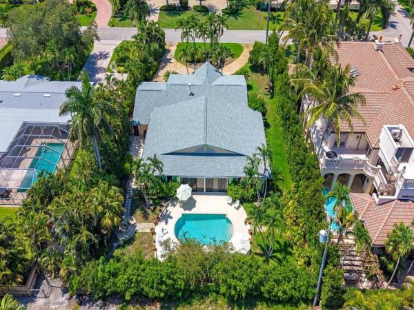 Olde Naples, 239 S 1st Ave, Naples, Florida 34102, image 3