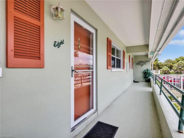 300 Valley Stream Dr #8A, Naples, Florida 34113, image 2