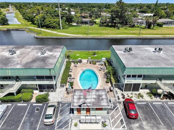 300 Valley Stream Dr #8A, Naples, Florida 34113, image 1
