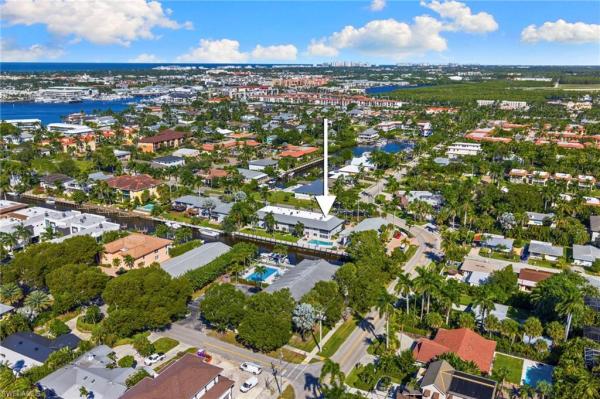 1686 Blue Point Ave #B9, Naples, Florida 34102, image 3