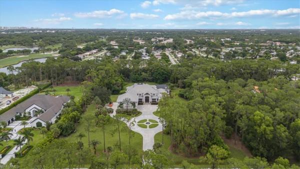 Coach House, 2263 Coach House Ln, Naples, Florida 34105, image 3