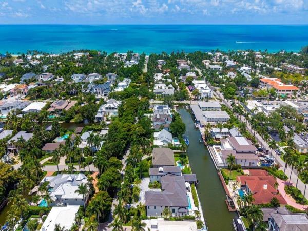 Aqualane Shores, 425 S 15th Ave, Naples, Florida 34102, image 2