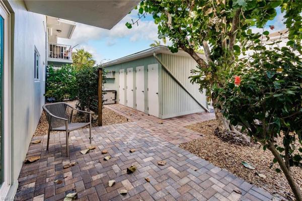 527 S Broad Ave, Naples, Florida 34102, image 2