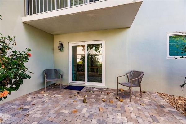 527 S Broad Ave, Naples, Florida 34102, image 1