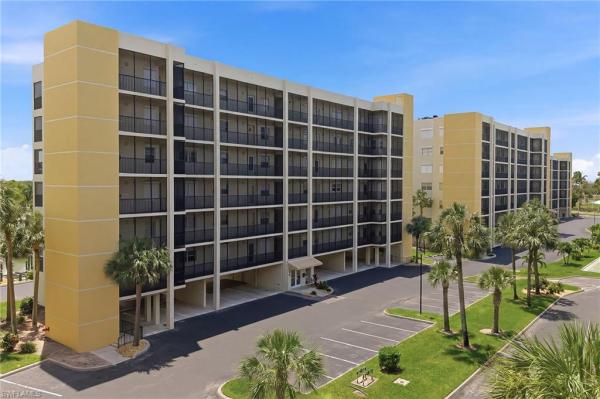 Hibiscus Pointe At Bay Beach, 4421 Bay Beach Ln #623, Fort Myers Beach, Florida 33931, image 2